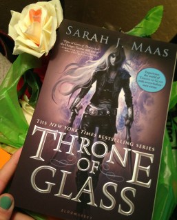 throne-of-glass-book-mail